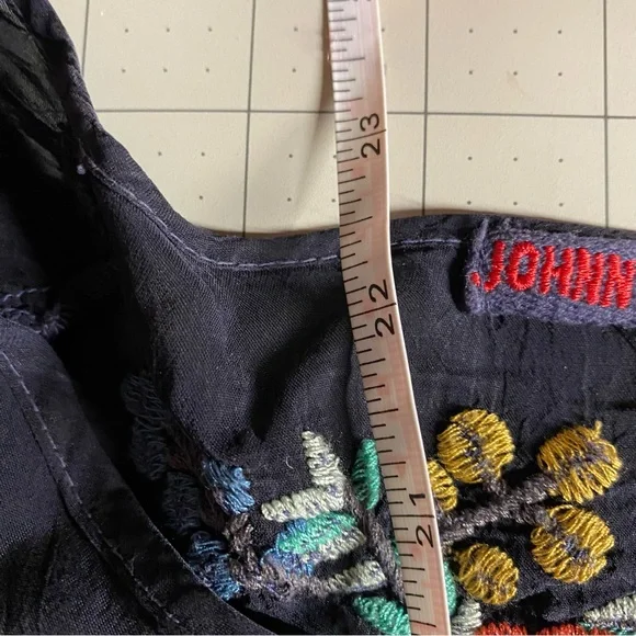 Johnny Was Kikimu Floral Embroidered Blouse XS - Picture 9 of 9
